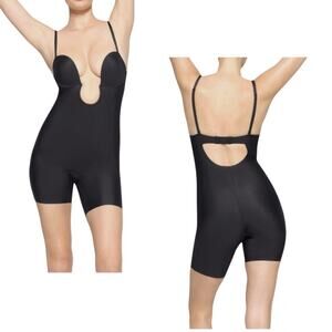 SKIMS Deep Plunge Shapewear XS MID THIGH BODYSUIT Black Onxy Remove Straps NWT